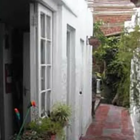 Blue House Backpackers Hostel-2